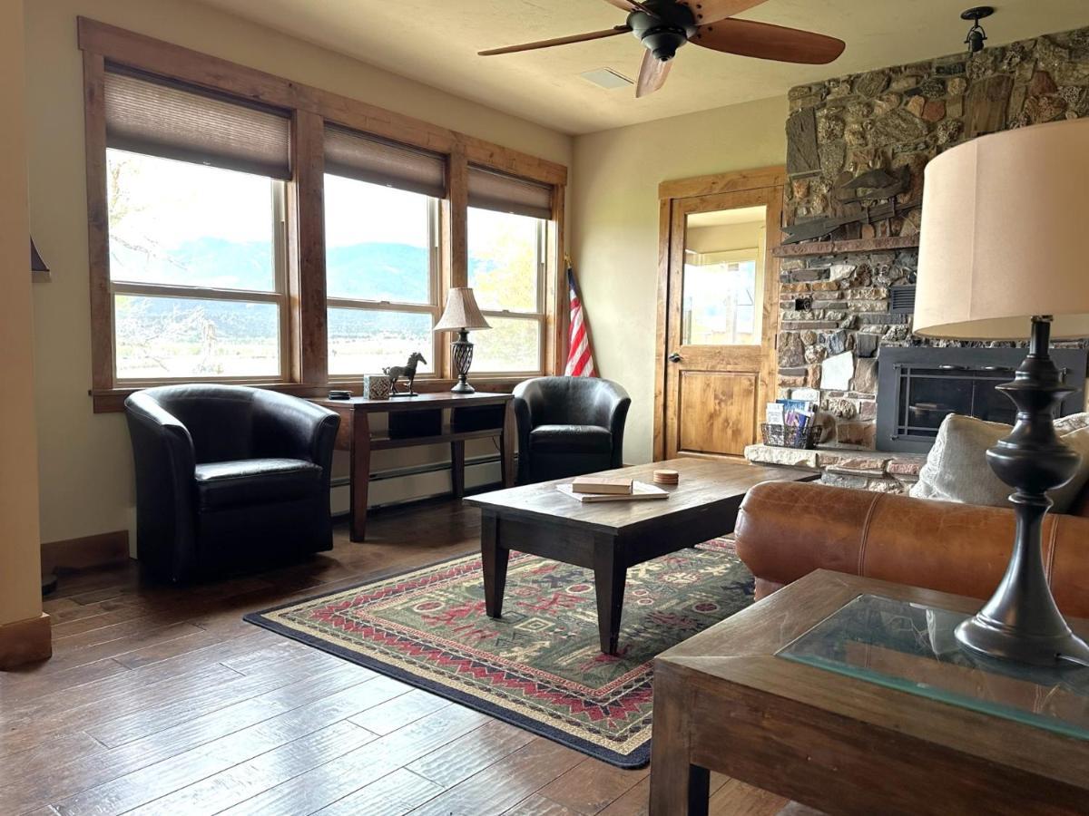 Private Retreat On Working Horse And Cattle Ranch Villa Salida Exteriör bild